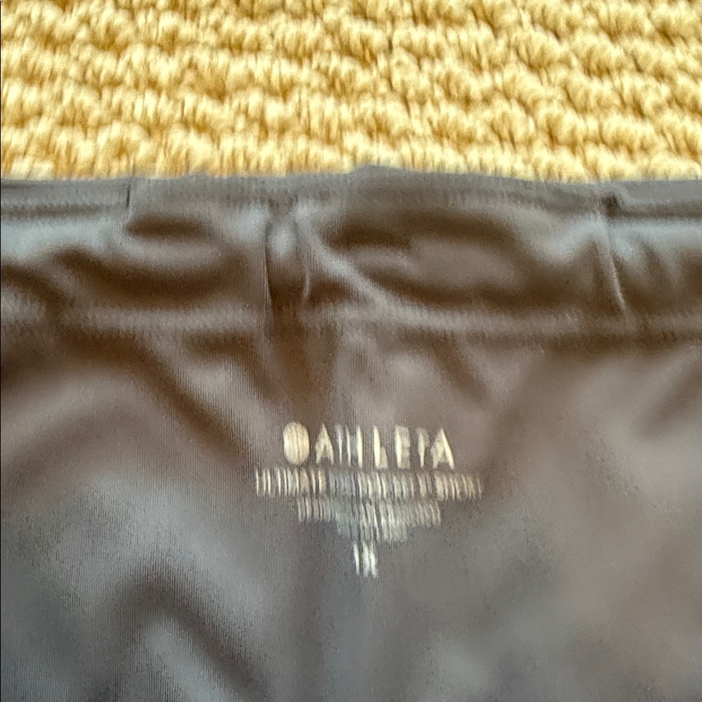 Athleta Women's Sleek Black Bike Shorts - Picture 2 of 3